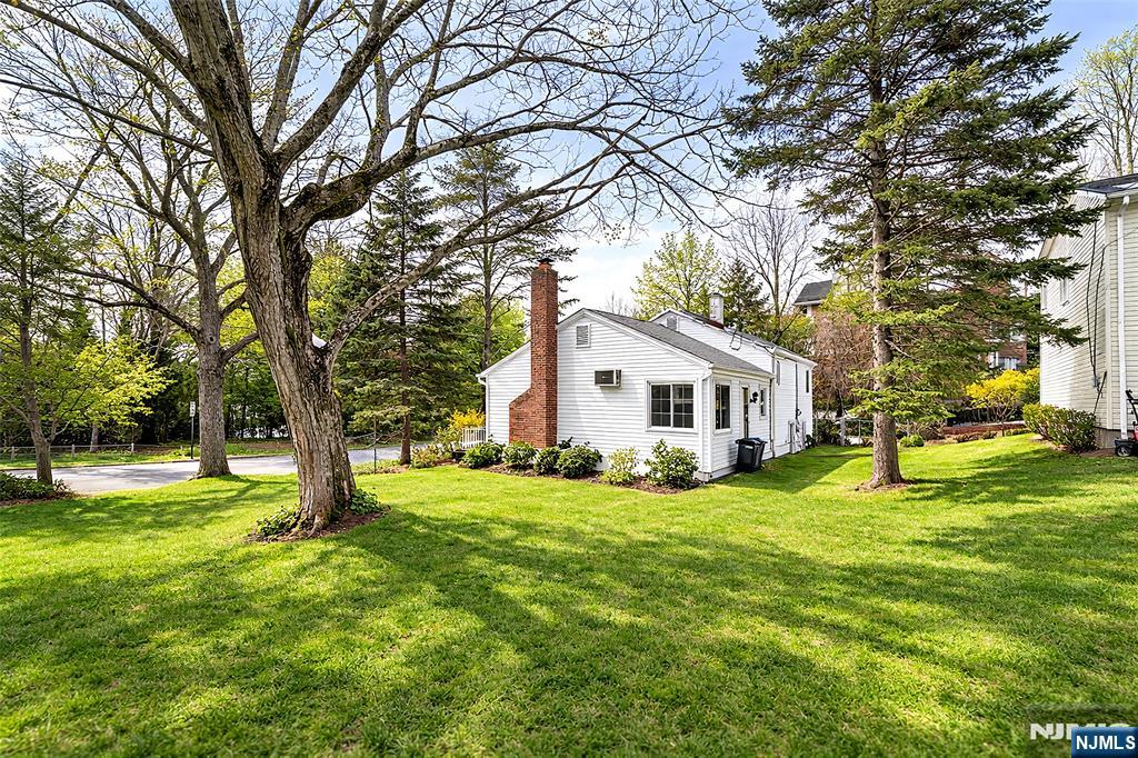 44 Knickerbocker, Cresskill, NJ 07626 Listing Photo  25