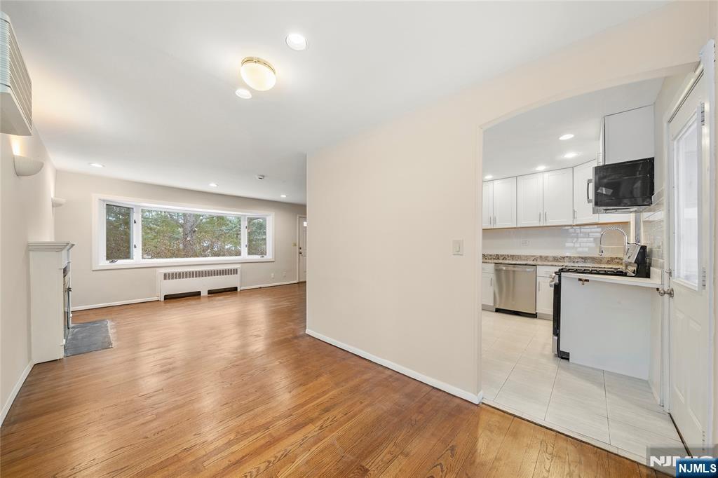 44 Knickerbocker, Cresskill, NJ 07626 Listing Photo  6