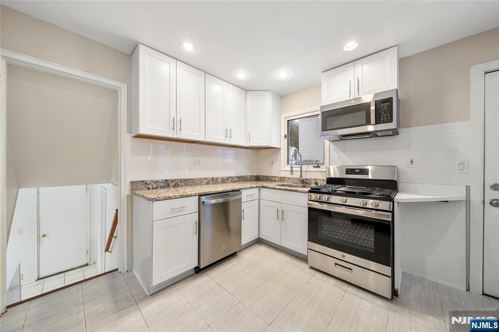 44 Knickerbocker, Cresskill, NJ 07626 Listing Photo  8
