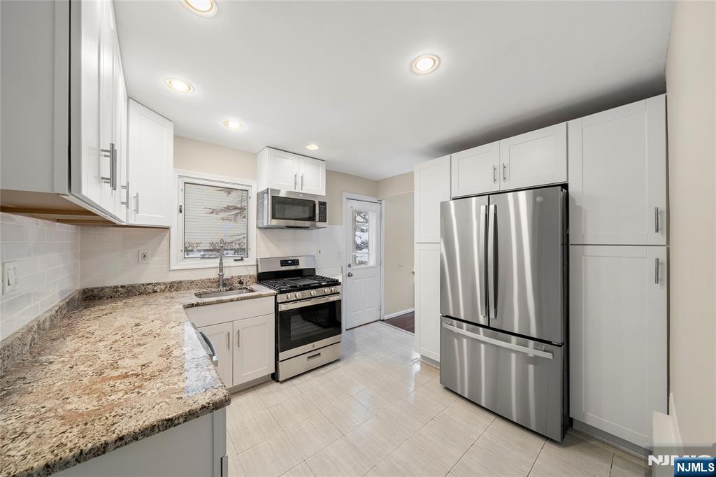 44 Knickerbocker, Cresskill, NJ 07626 Listing Photo  9