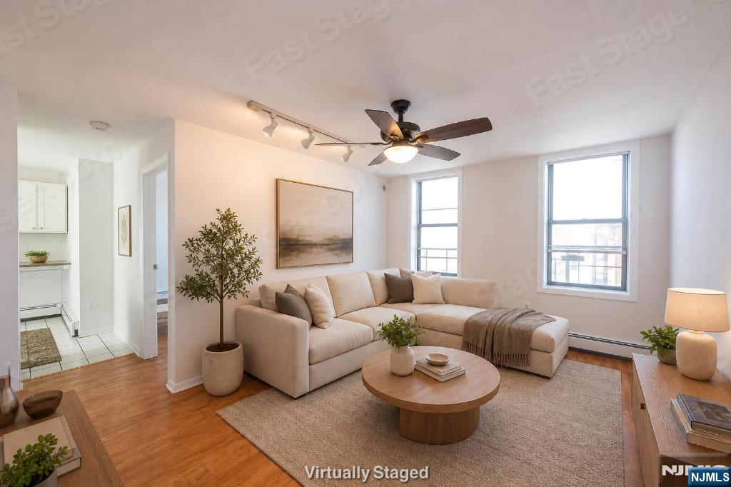 787 Summit Avenue 11 - Photo 1
