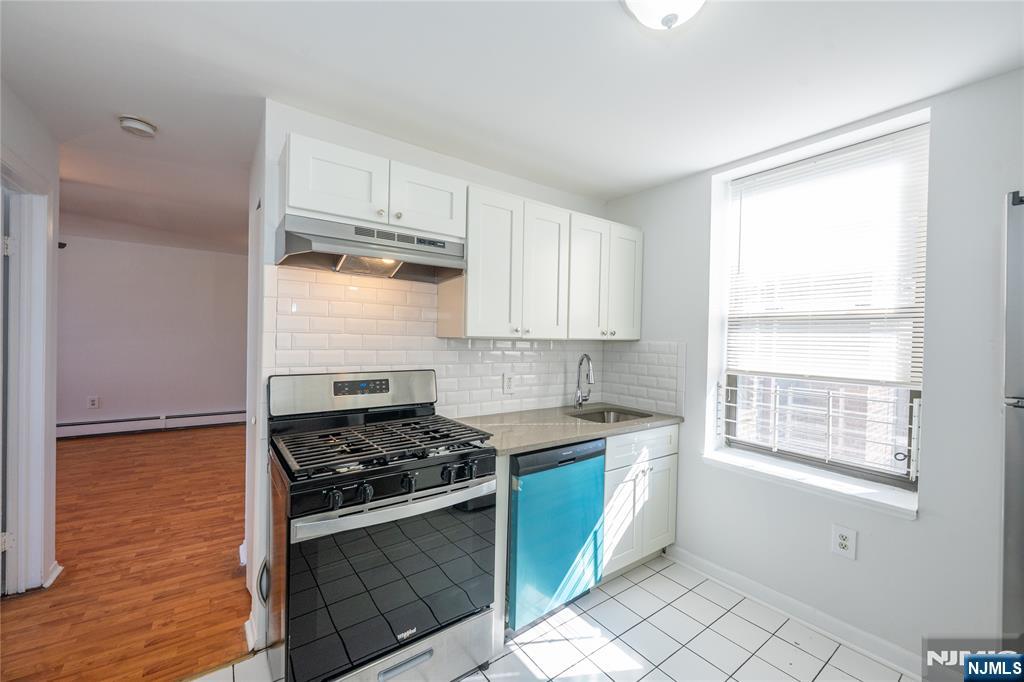 787 Summit Avenue #11