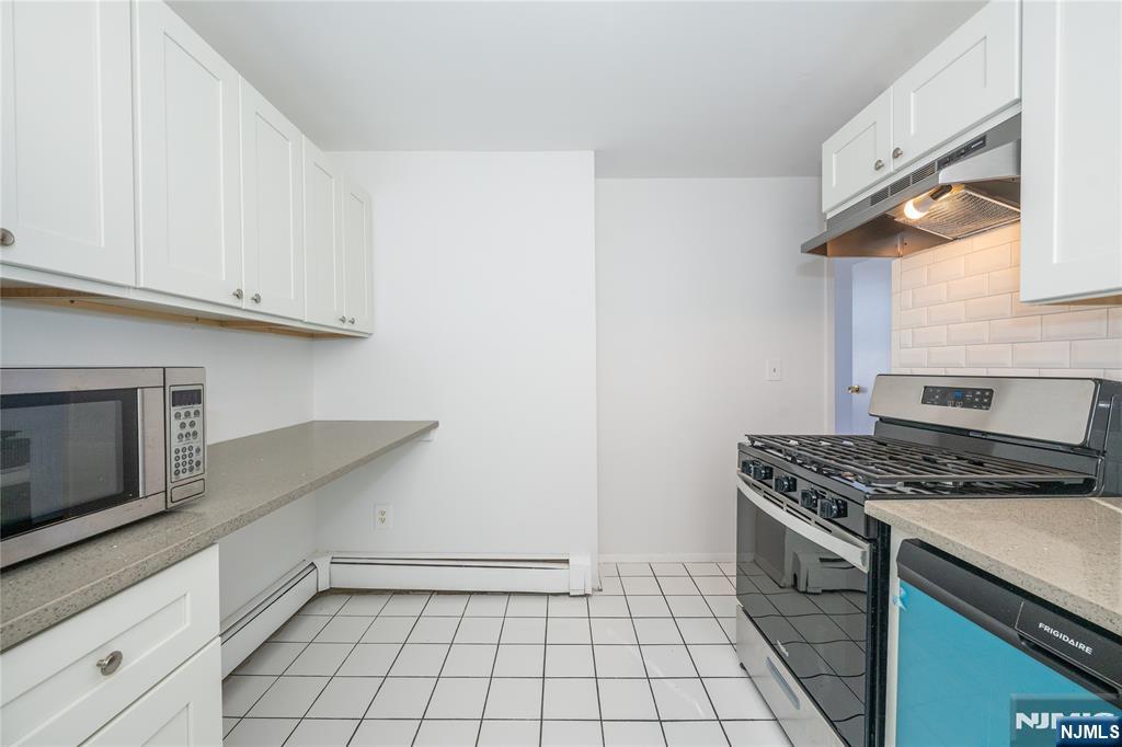 787 Summit Avenue #11