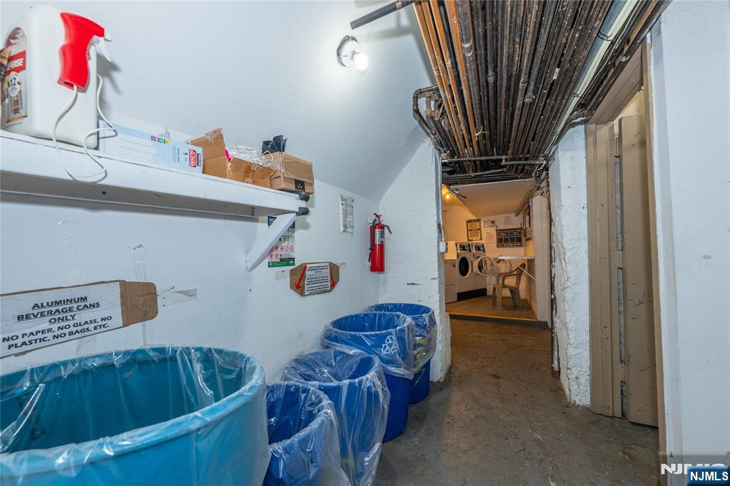 787 Summit Avenue #11