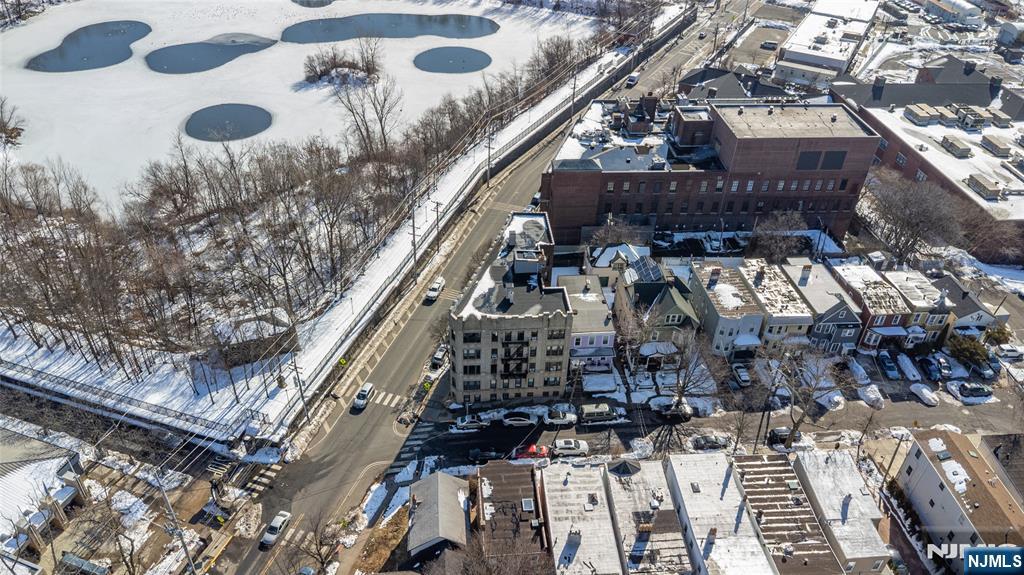 787 Summit Avenue #11