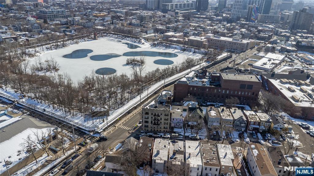 787 Summit Avenue #11