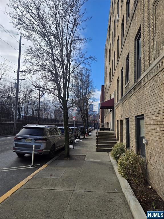 787 Summit Avenue #11