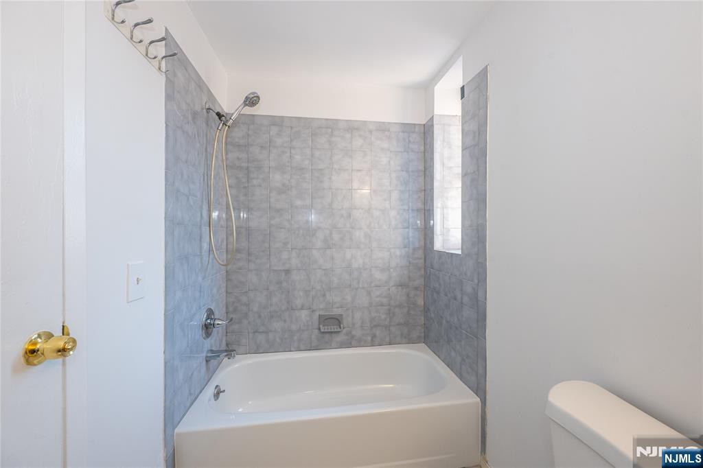 787 Summit Avenue #11