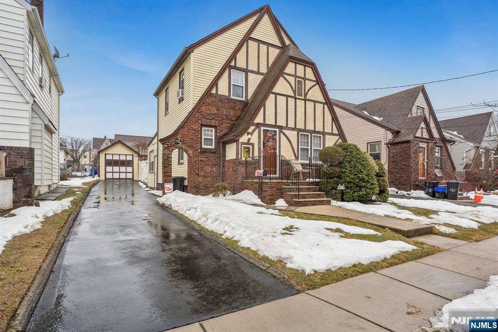 32 Fairview Place - Photo 1