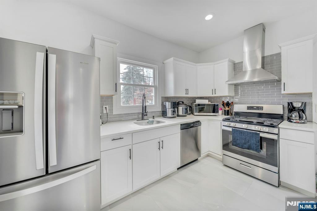 106 Paine Avenue - Photo 1