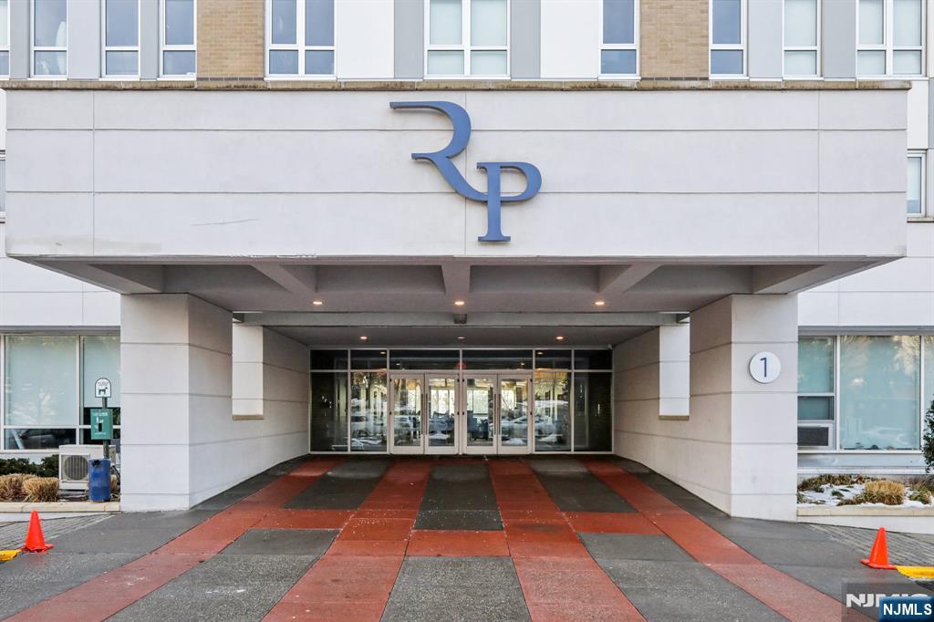 1 Executive Drive 610 - Photo 2