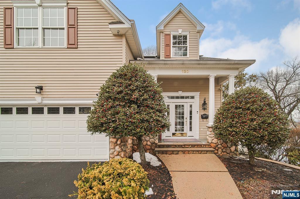 130 Irving Street - Photo 3