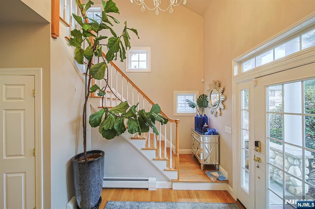 130 Irving Street - Photo 4