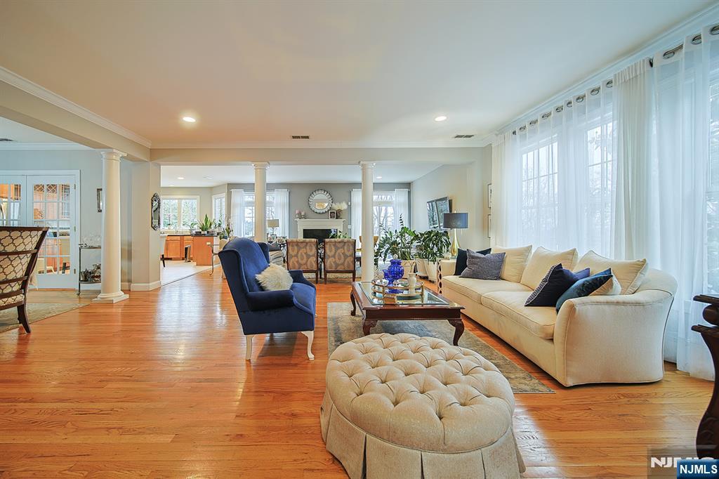 130 Irving Street - Photo 5