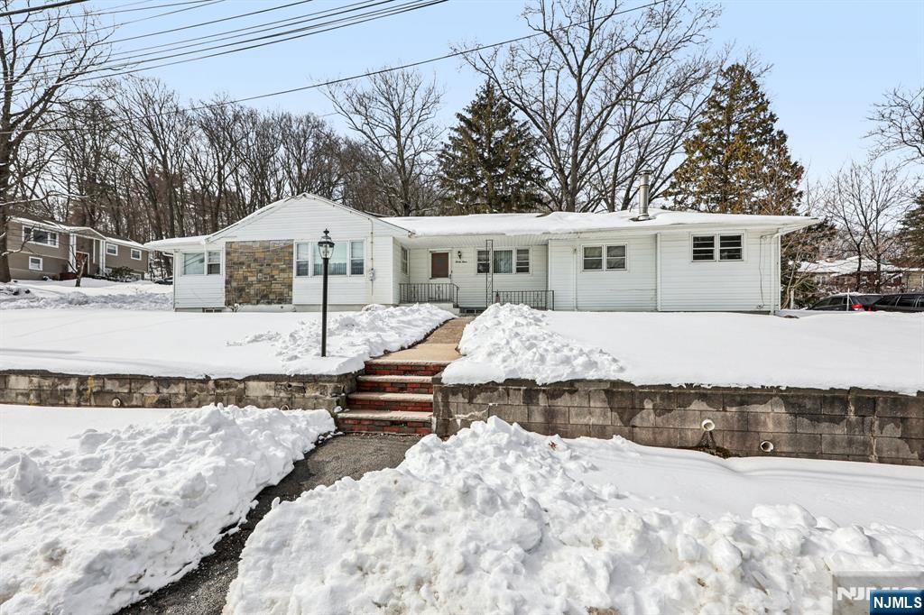 33 Lotz St