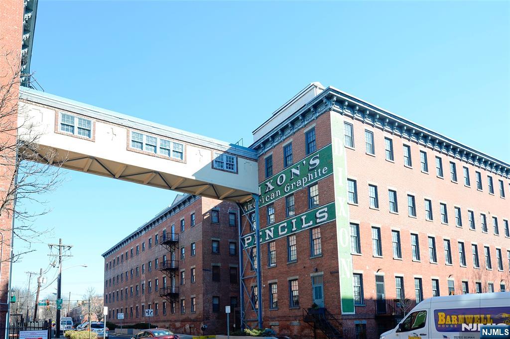 186 Wayne Street 119D - Photo 2