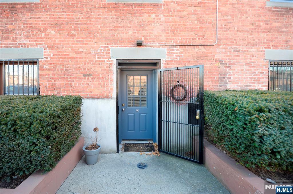 186 Wayne Street 119D - Photo 3
