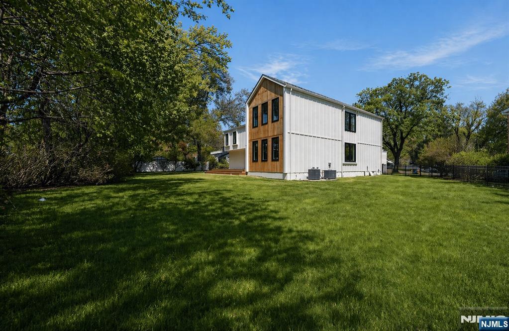23 Cherry Court, Cresskill, NJ 07626 Listing Photo  4
