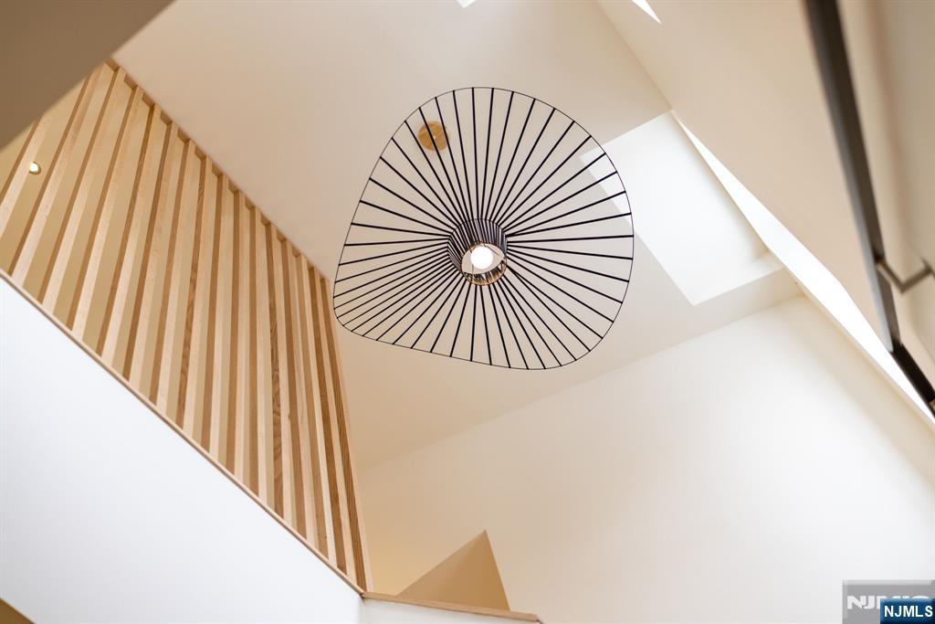 Double story entry foyer