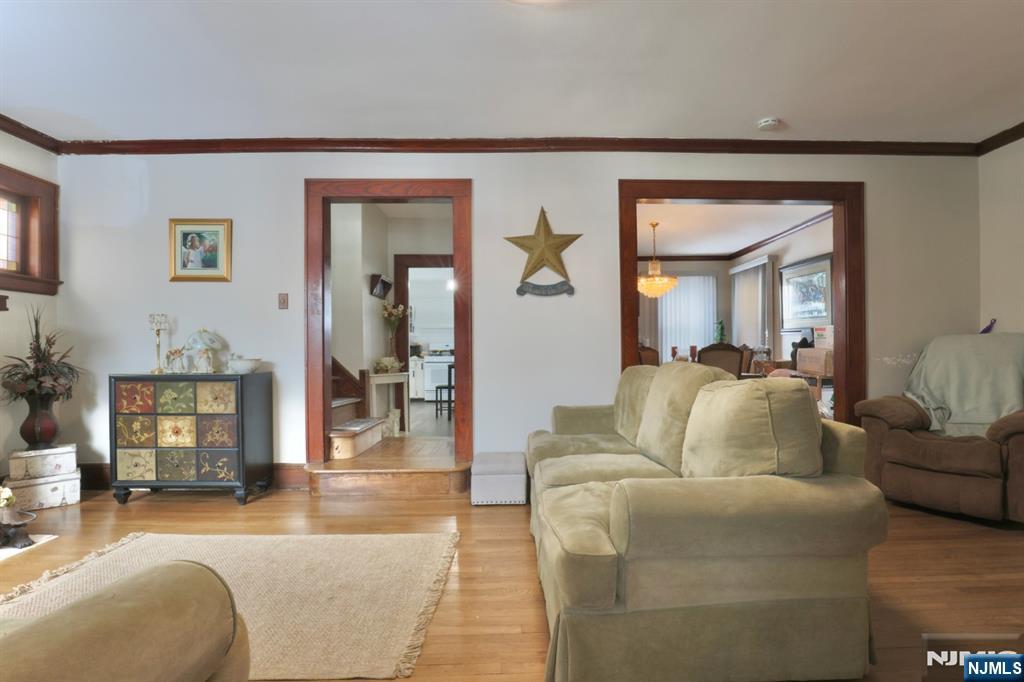 24 Hewitt Avenue - Photo 5