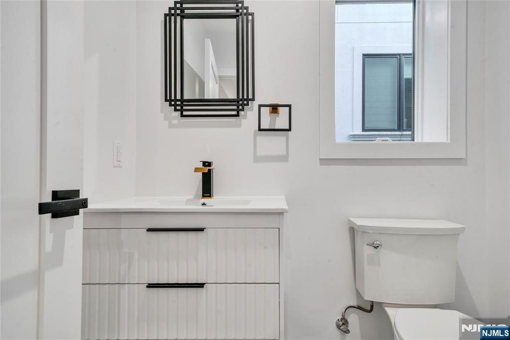 428 6th Street, #1, Palisades Park, NJ 07650 Listing Photo  40