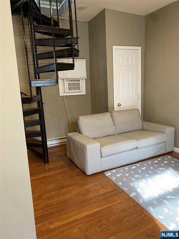 252 Degraw Avenue - Photo 2
