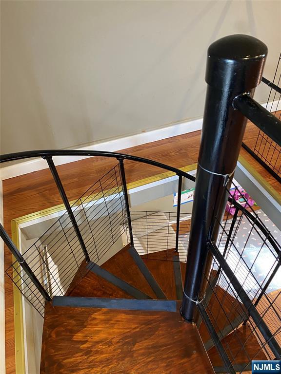 252 Degraw Avenue - Photo 4