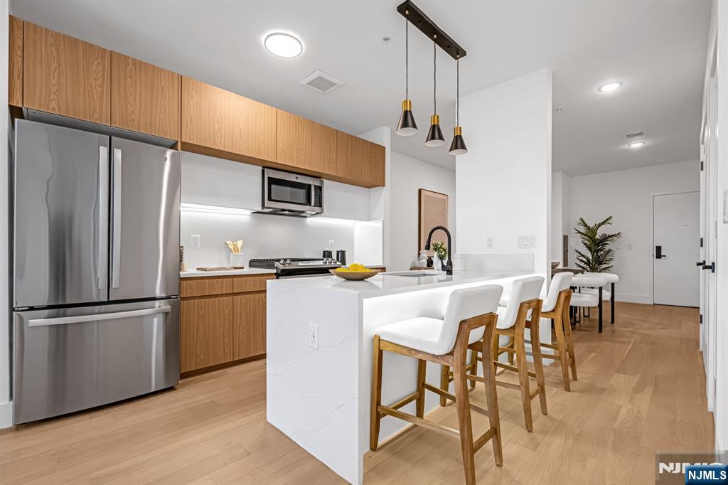 649 38th Street #PH505