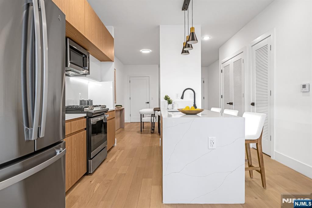 649 38th Street #PH505