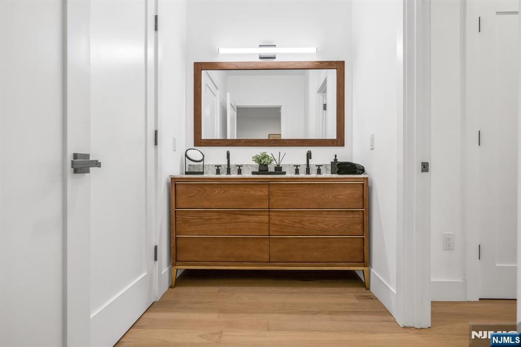 649 38th Street #PH505