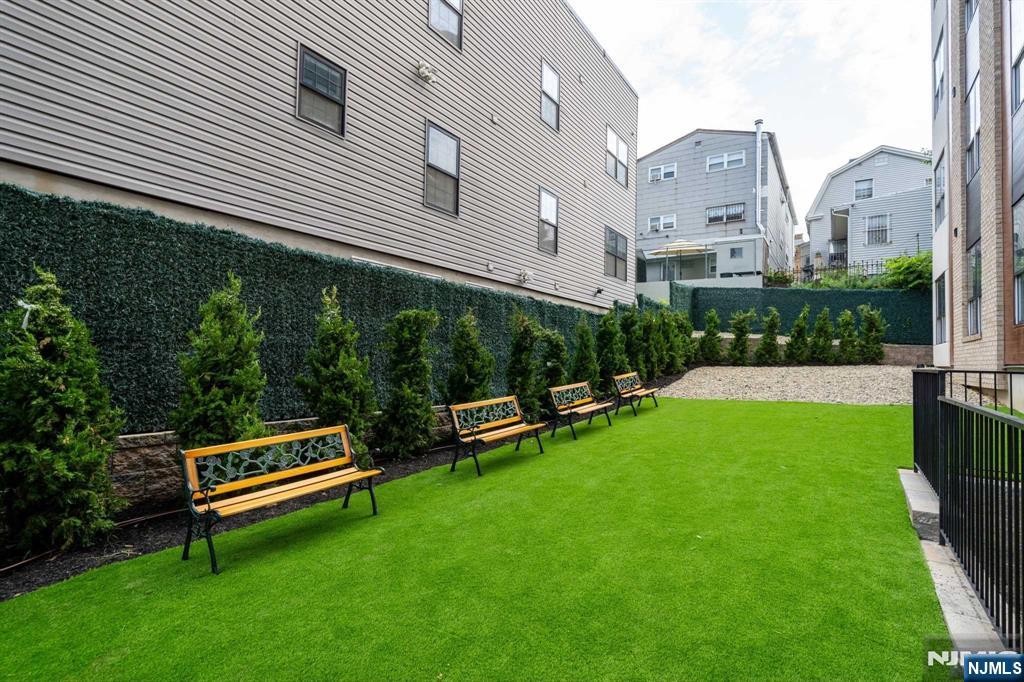 649 38th Street #PH505