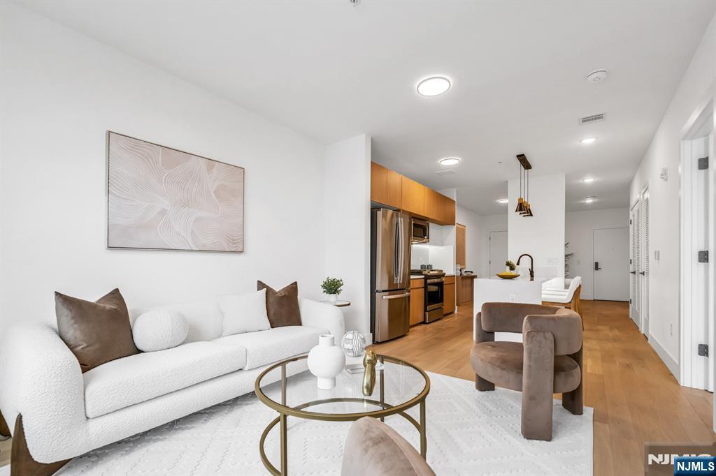 649 38th Street #PH505