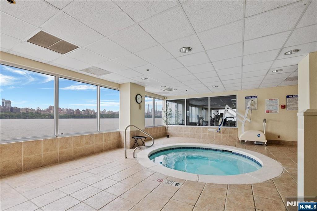 214 The Promenade #214, Edgewater, NJ 07020