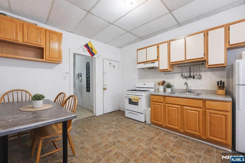 509 Monastery Place - Photo 3