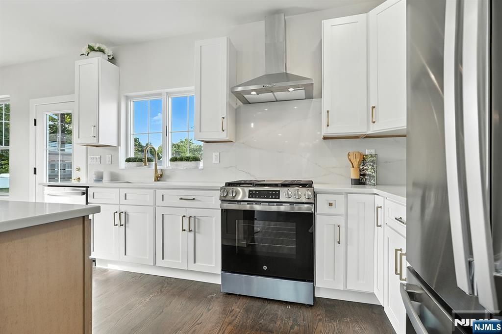 194 Canterbury Ave, North Arlington, NJ 07031