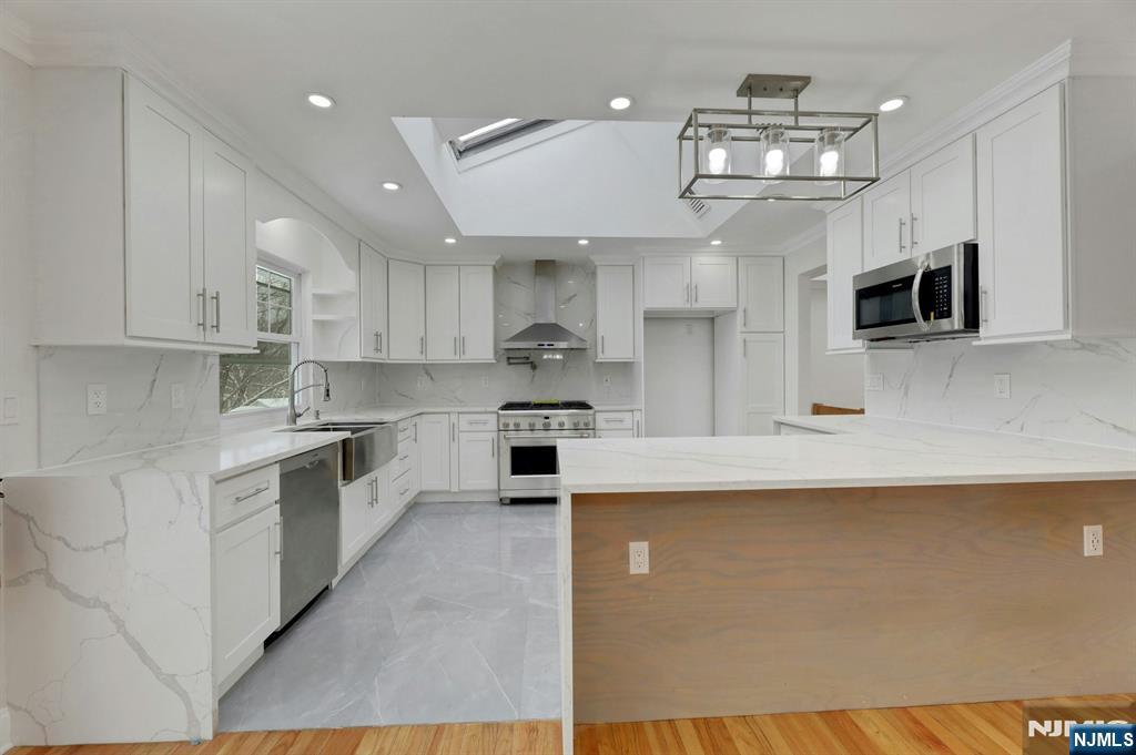 108 Packanack Lake Road