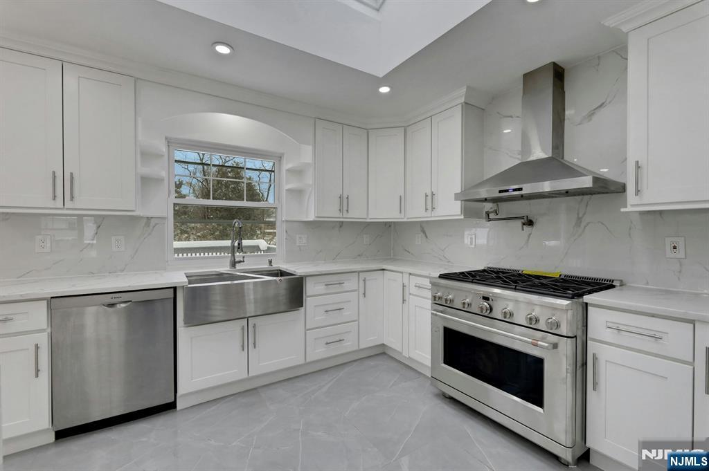 108 Packanack Lake Road