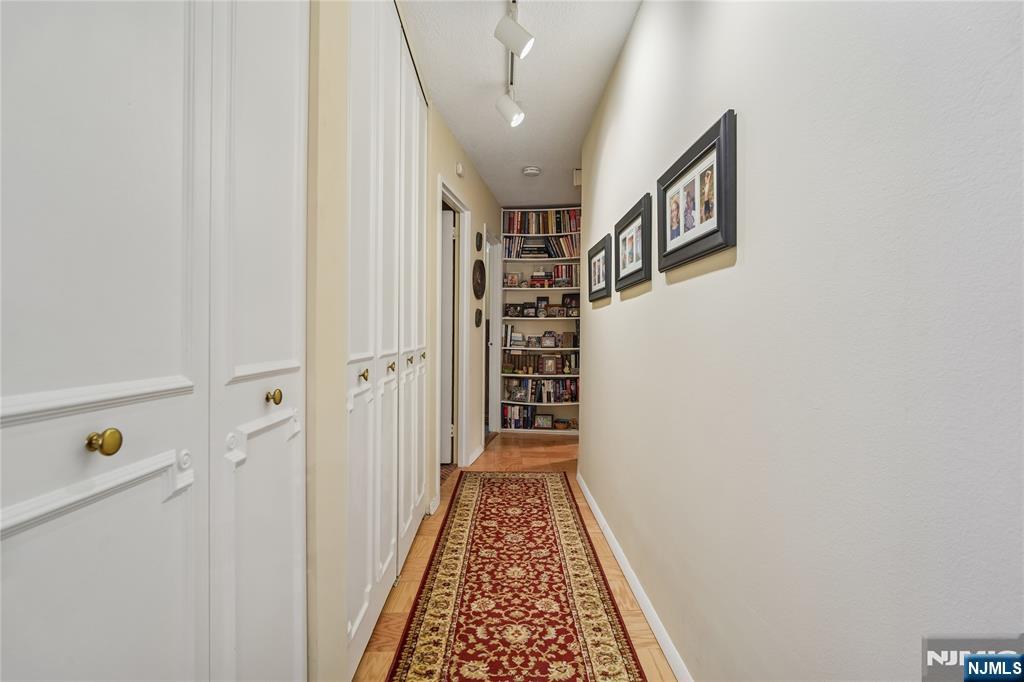 555 North Ave #17-U, Fort Lee, NJ 07024
