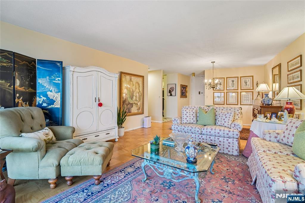 555 North Ave #17-U, Fort Lee, NJ 07024