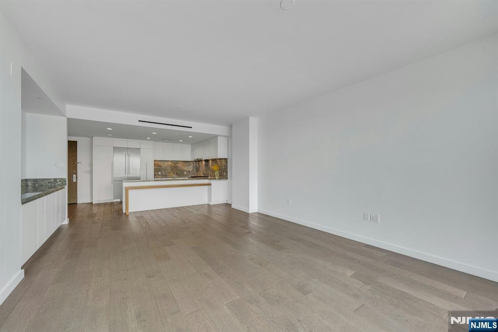 320 Adolphus Avenue #1009