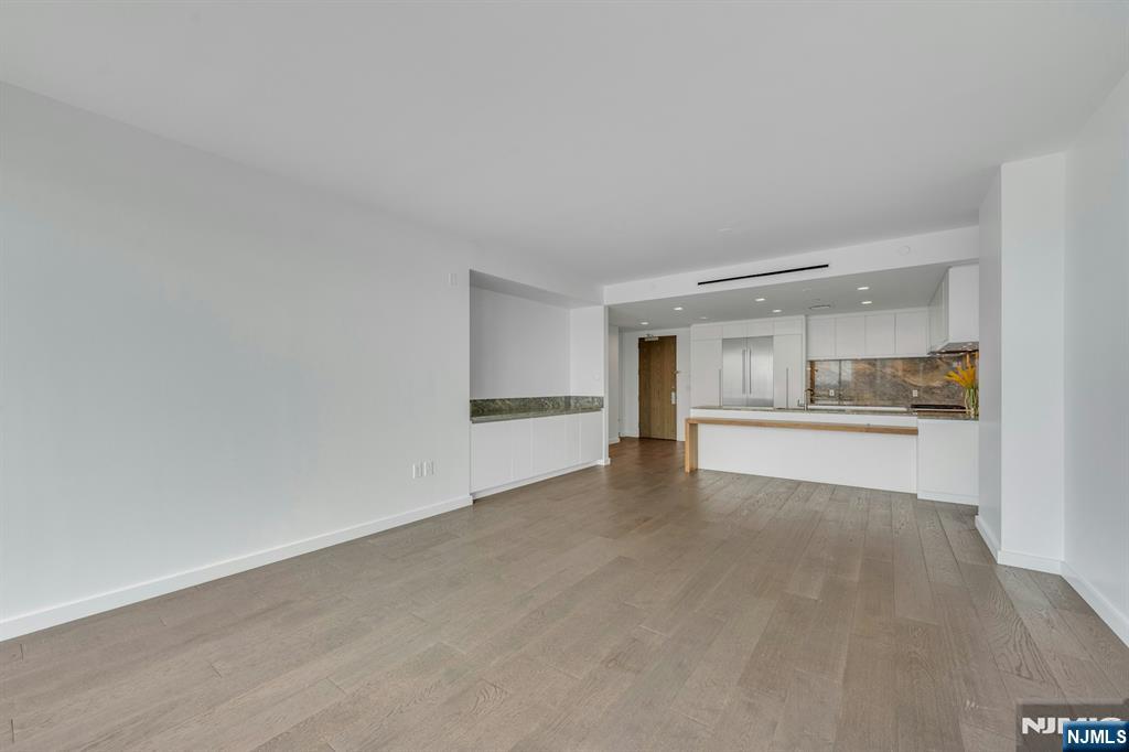 320 Adolphus Avenue #1009