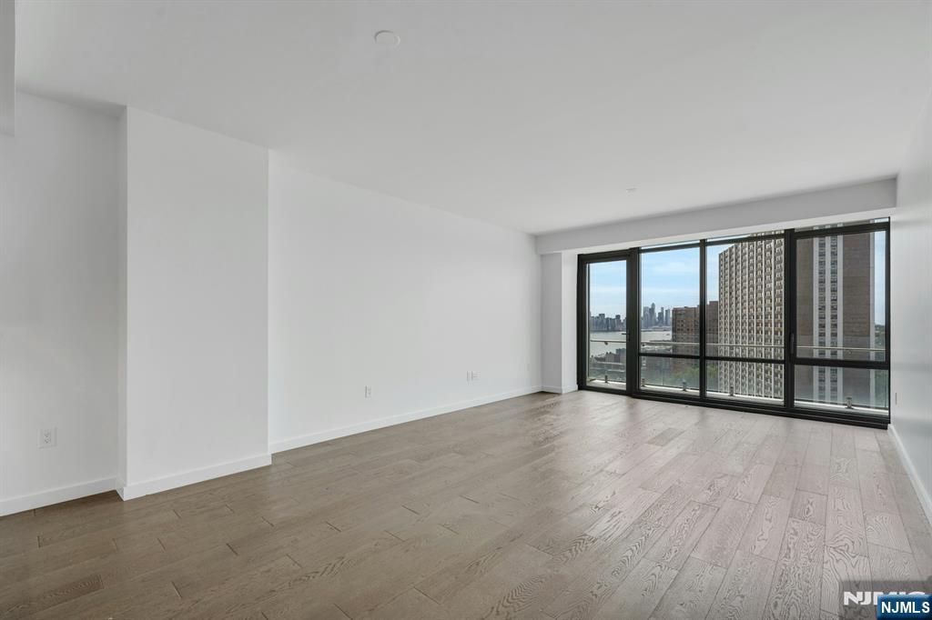 320 Adolphus Avenue #1009