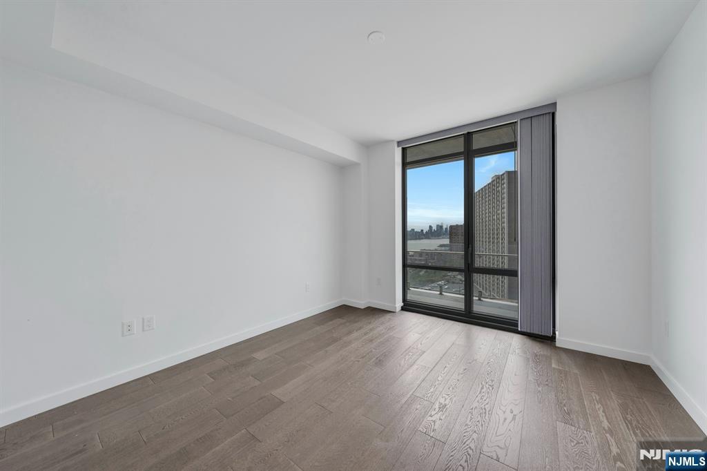 320 Adolphus Avenue #1009