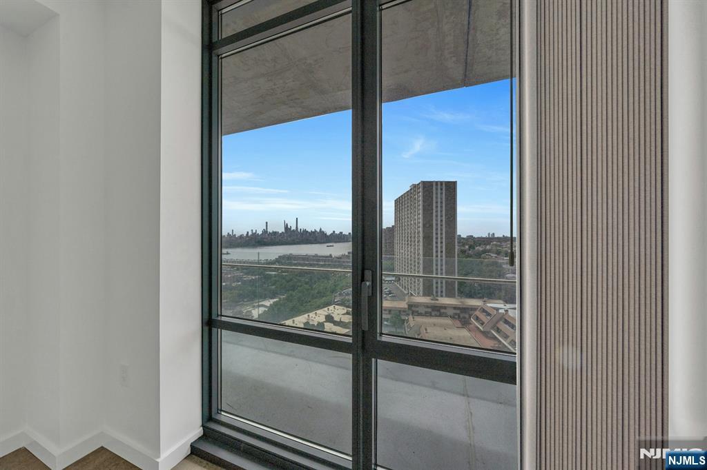 320 Adolphus Avenue #1009