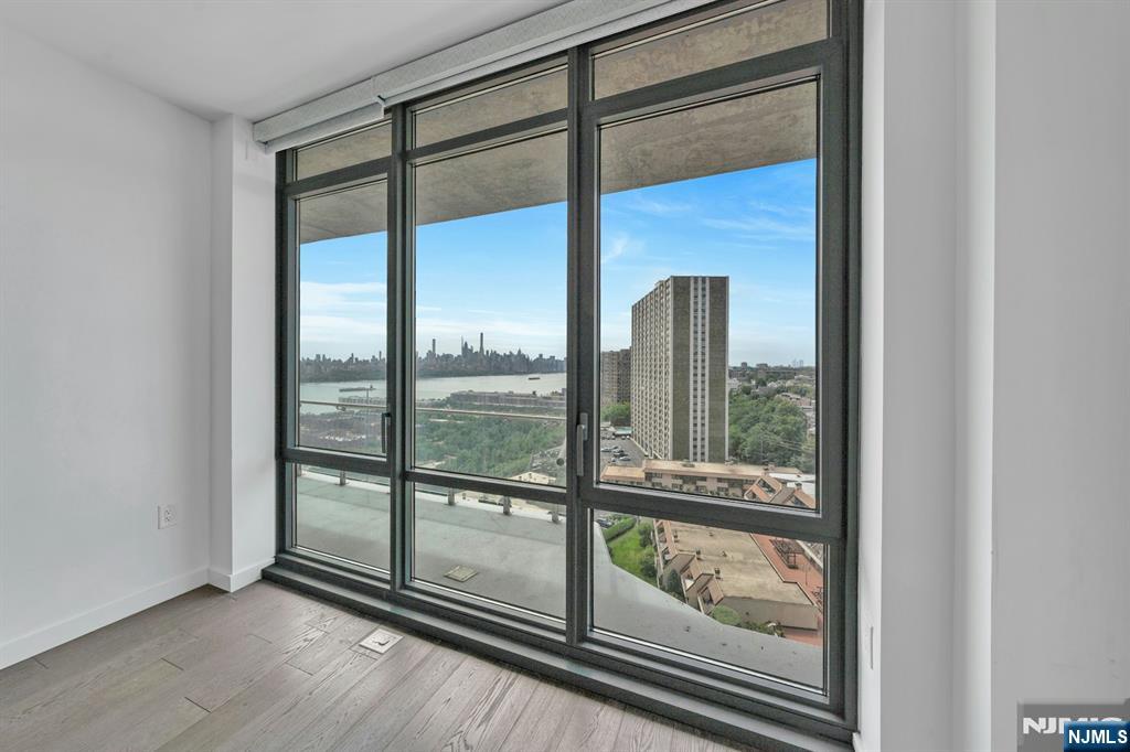 320 Adolphus Avenue #1009