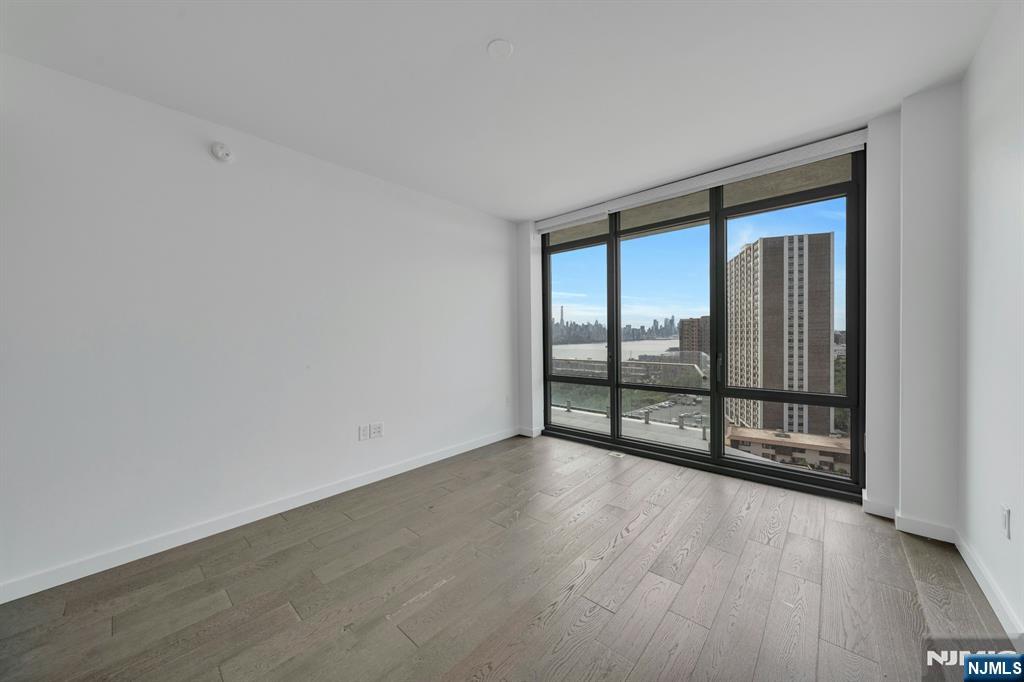 320 Adolphus Avenue #1009