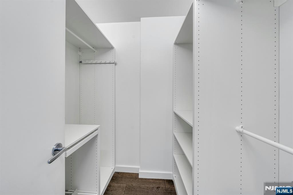 320 Adolphus Avenue #1009