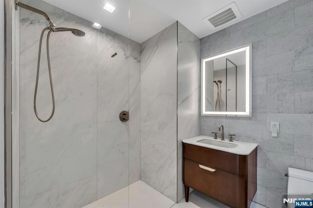 320 Adolphus Avenue #1009