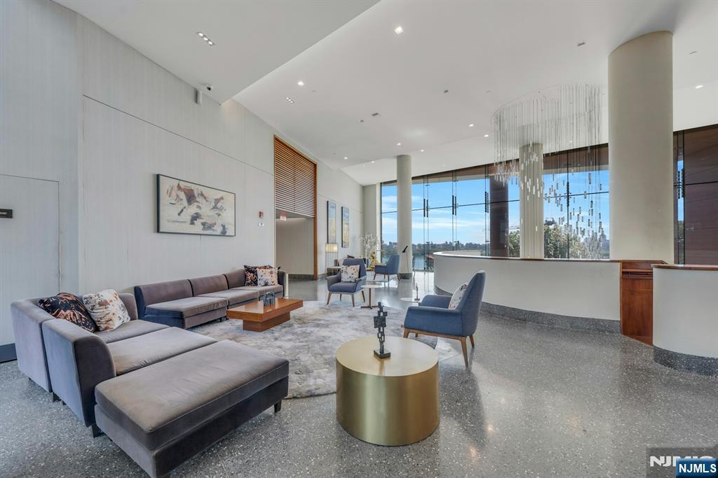 320 Adolphus Avenue #1009