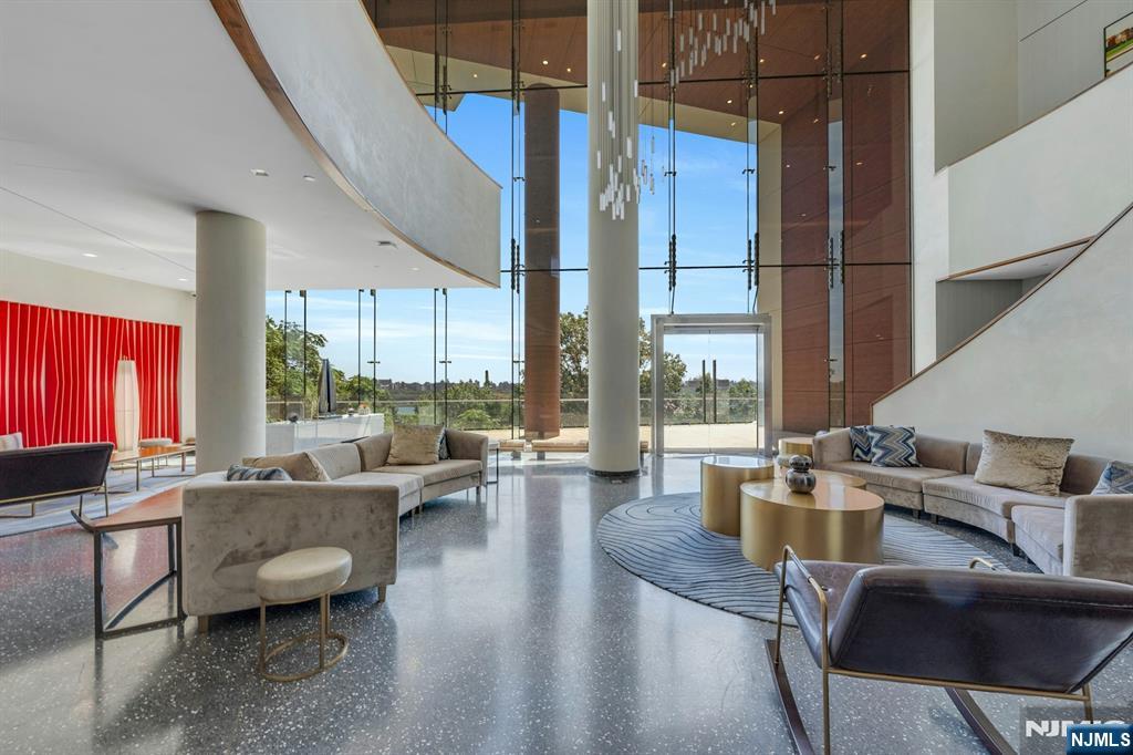 320 Adolphus Avenue #1009